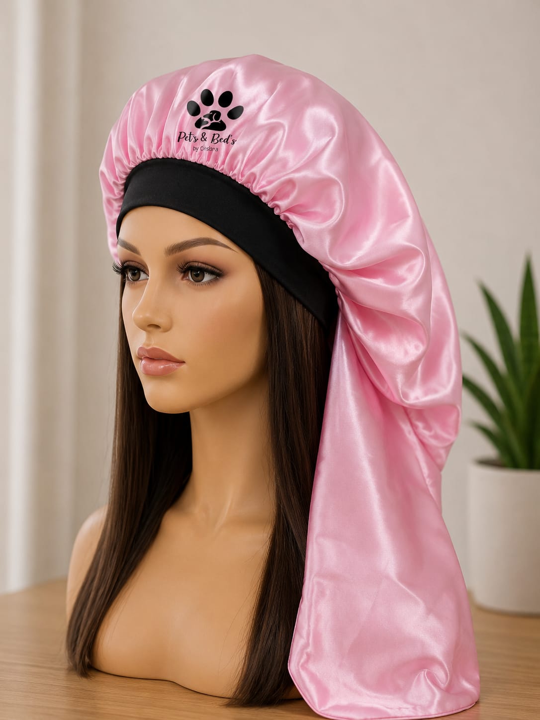 Touca de cetim rosa comprida com faixa preta